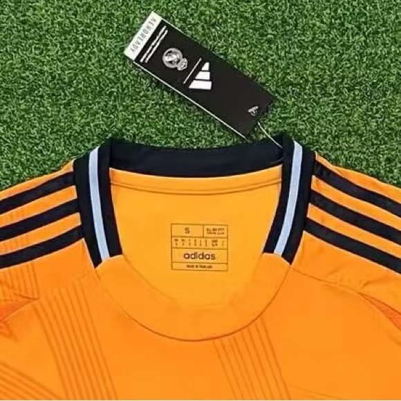 Real Madrid away fans issue 24/25 - Picture 3 of 3